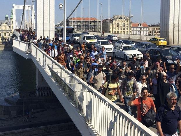 Hungría endurece su legislación contra la inmigración ilegal