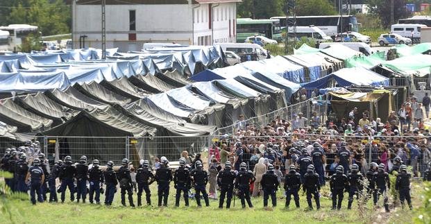 Líderes de Europa del Este rechazan recibir a más refugiados