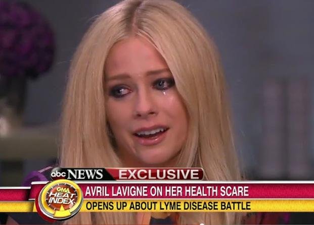 Alejada de los escenarios, Avril Lavigne lucha contra la enfermedad de Lyme