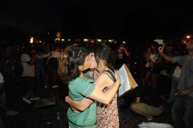 El antecedente de “la besada” en Meridiano V
