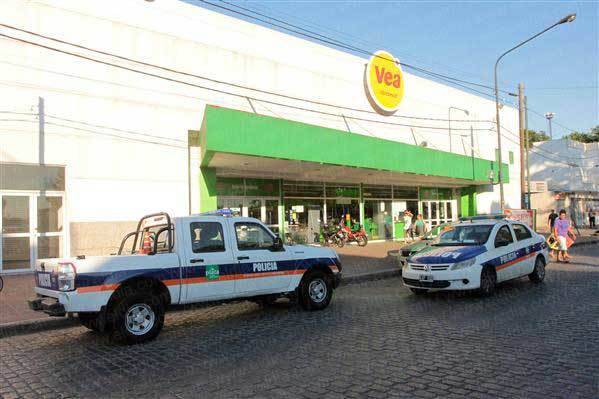 Duras penas a cuatro acusados por el robo en un súper de 13 y 71