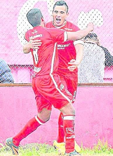 Camba busca sumar el primer éxito en casa