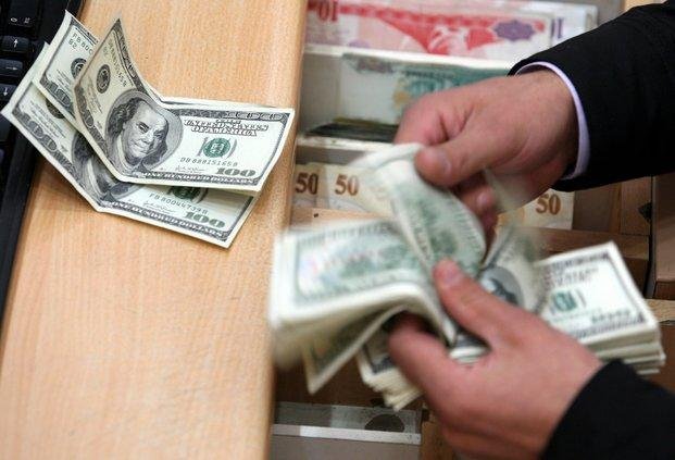 El dólar cerró a $ 15,20 y la bolsa con un 1,42% positivo