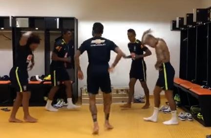 -VIDEO-Festejo brasileño: Neymar y sus compañeros hacen el  Running Man Challenge
