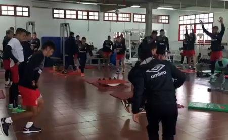 El Pincha se movió bajo techo en City Bell