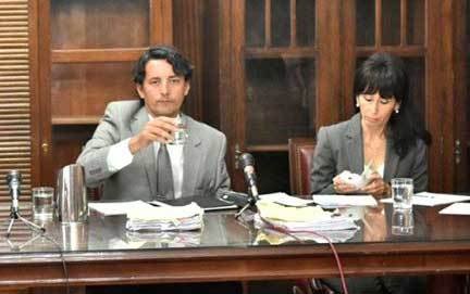Piden 18 años a una acusada de colaborar con el abuso de sus hijas