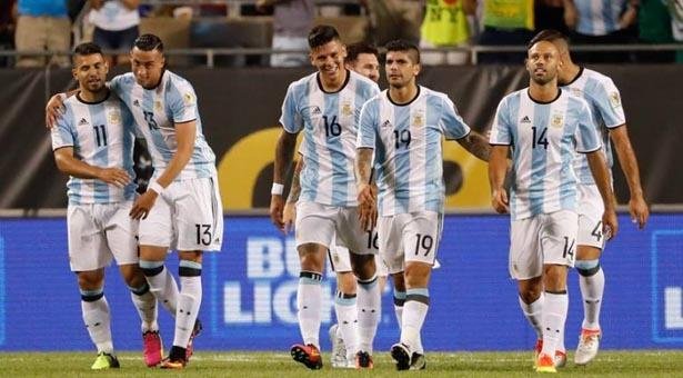 Entre los próximos partidos que se vienen para la Selección está el clásico con Brasil
