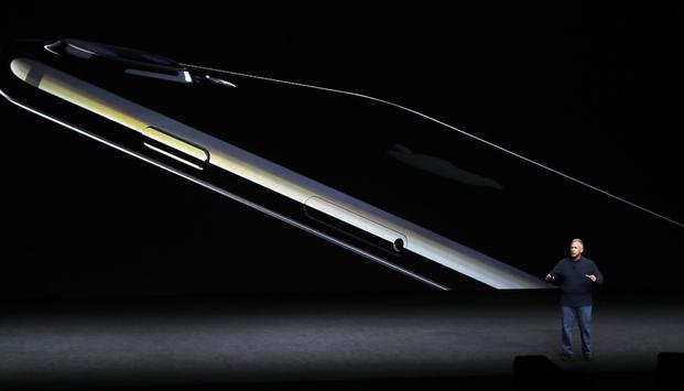 Con bombos y platillos, Apple presentó al esperado iPhone 7