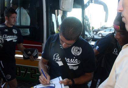 En medio del revuelo, el plantel viajó a Paraná