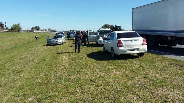Dos ex policías fueron baleados por piratas del asfalto en Luján