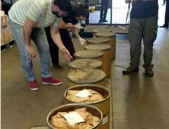 Hallan 10 barriles con 250 kg. de efedrina en un depósito de Ezeiza