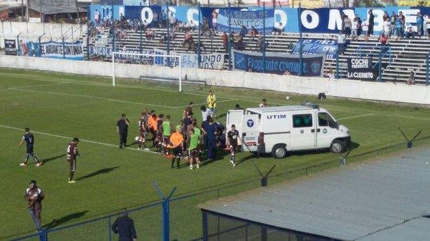 -VIDEO-Un jugador de Platense asustó a todos luego de un choque de cabezas