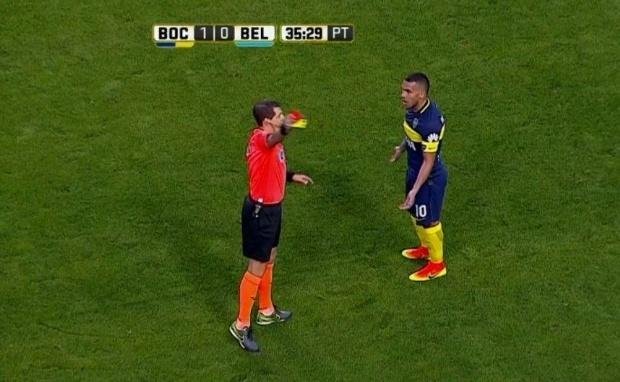 ¿Qué dijo Tevez para que el árbitro Delfino le sacara la tarjeta roja?