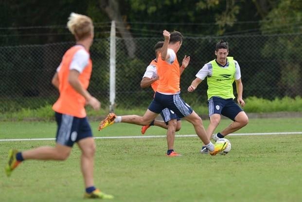 Gimnasia inició su semana, con el peruano Ramos entrenando normal