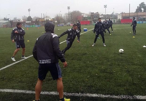 Gimnasia se entrenó en La Maltería de Hudson y Alfaro tiene el once