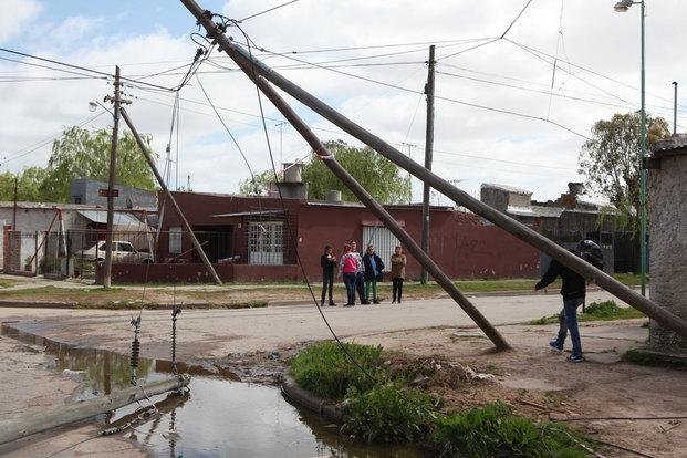 Barrios enteros sin luz ni agua tras el temporal