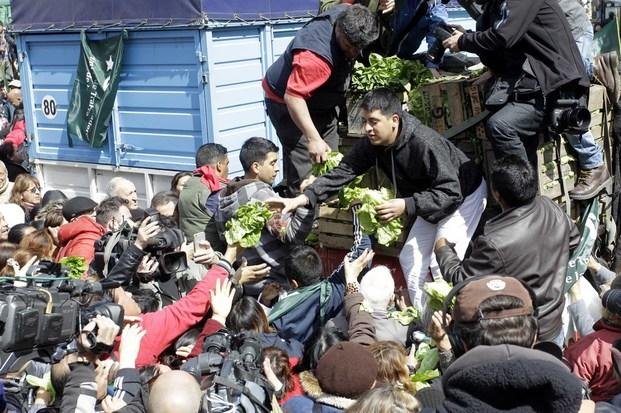 Ahora, “verdurazo” de protesta con una movilización a la Plaza