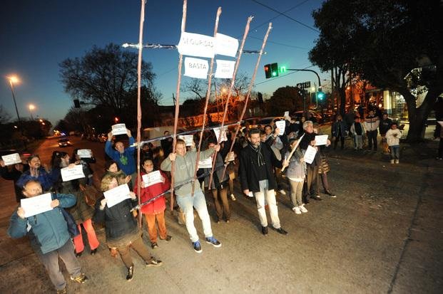Inseguridad: vecinos de Tolosa salieron “a ganar la calle”