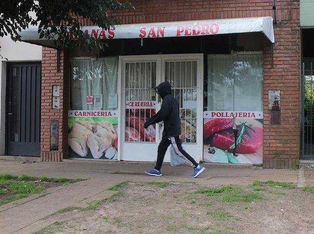 El carnicero baleado continúa internado
