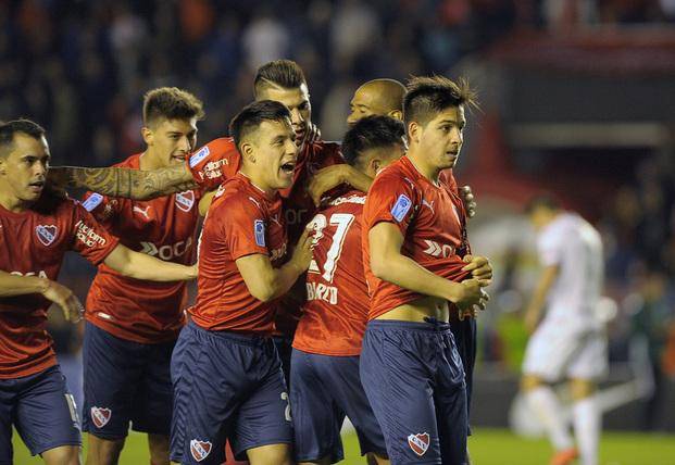 El Rojo volvió a ganar y se metió en los octavos