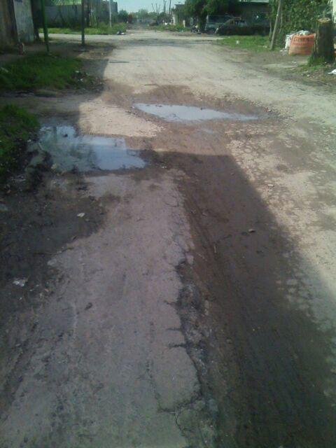 Quejas por baches en 90, 23 y 24