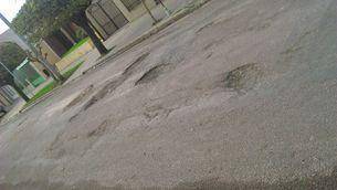 Piden arreglo de la calzada en zona de 63 y 139