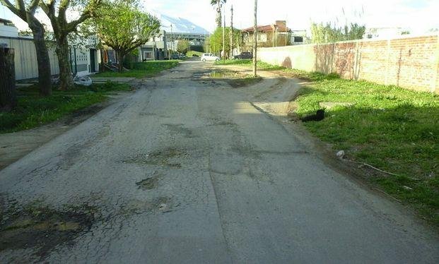 Calle "intransitable" a metros 
del Estadio Unico