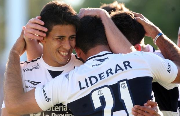 Acuerdo de palabra para que Meza juegue en Independiente