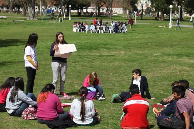Estudiantes secundarios participan de jornadas de debate en "la Repú"