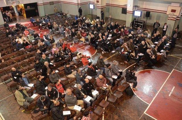 Asamblea en Estudiantes para tratar la Memoria y el Balance