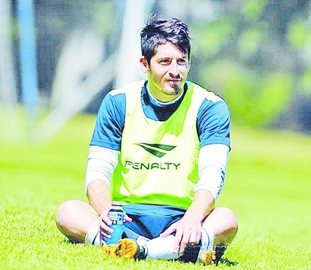 Coronel estará entre 4 y 6 semanas sin poder jugar