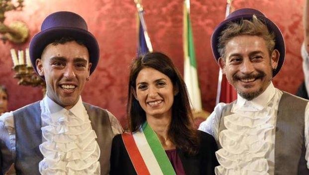 La alcaldesa de Roma celebró la primera unión civil gay en la ciudad