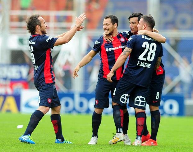 San Lorenzo venció a Vélez y trepa a la cima del torneo