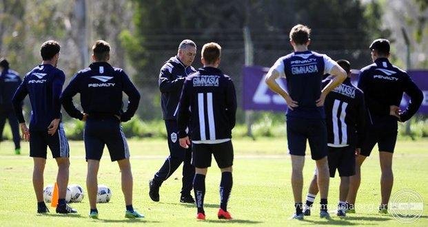 Alfaro eligió a Darío Bottinelli para jugar en lugar de Meza