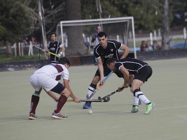 La “U” brindó un festival de goles