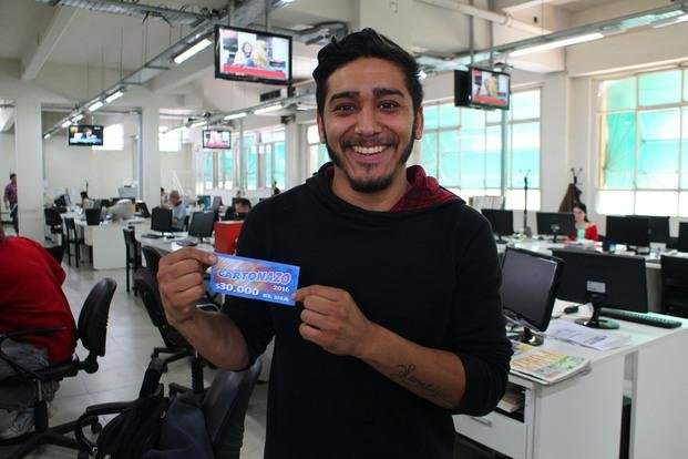 Un joven de Los Hornos, el único ganador de los $ 30.000 del Cartonazo
