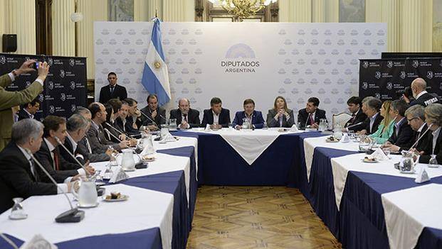 El Presupuesto 2017 logró reunir a un peronismo atomizado