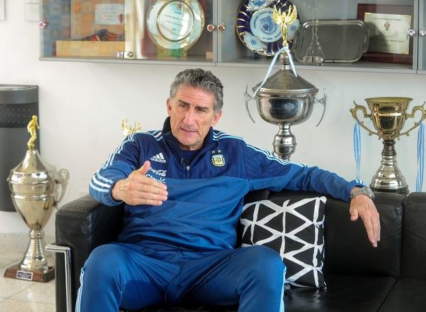 Bauza paró la pelota y dijo que no quiere pelearse con el Barça