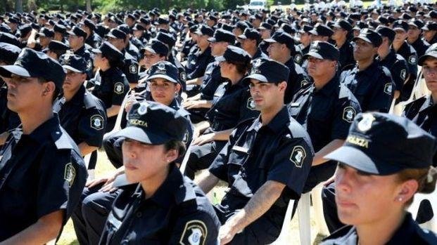 Define la Provincia aumento de salarios para la Policía
