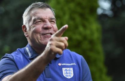 Escándalo en el fútbol inglés involucra al DT de la Selección que sería despedido