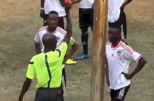 Video: Arbitro y jugador expulsado, a las trompadas limpias