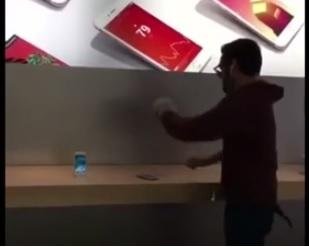 VIDEO. El día de furia de un francés en una tienda de Apple