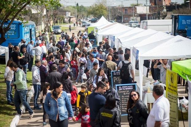 Inició "El mercado en tu barrio" en Quilmes