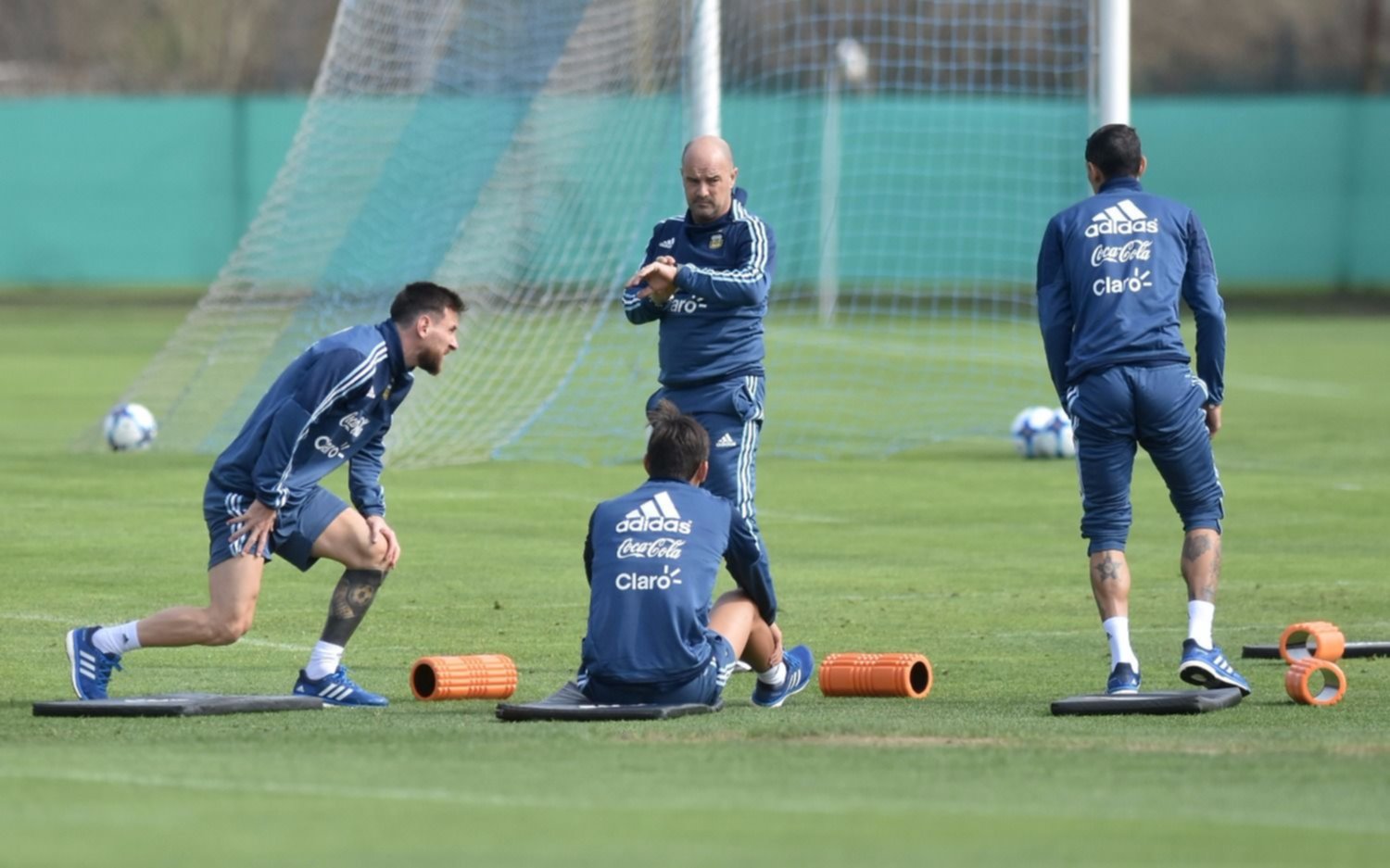 Mascherano volvería por Mercado y Banega por Pizarro ante Venezuela
