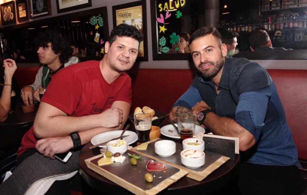 La noche platense en bares y restaurantes