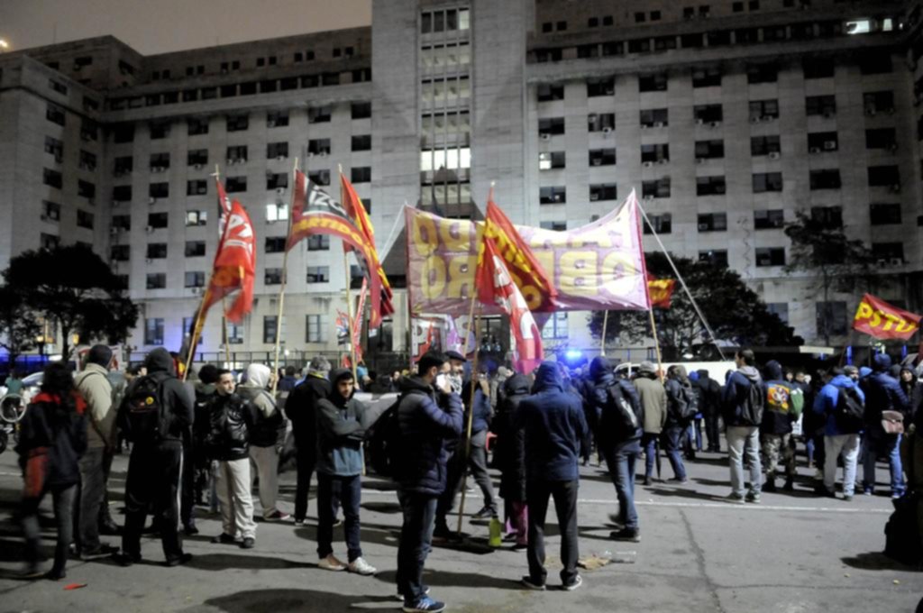 Liberaron a 30 de los detenidos por los incidentes en Plaza de Mayo