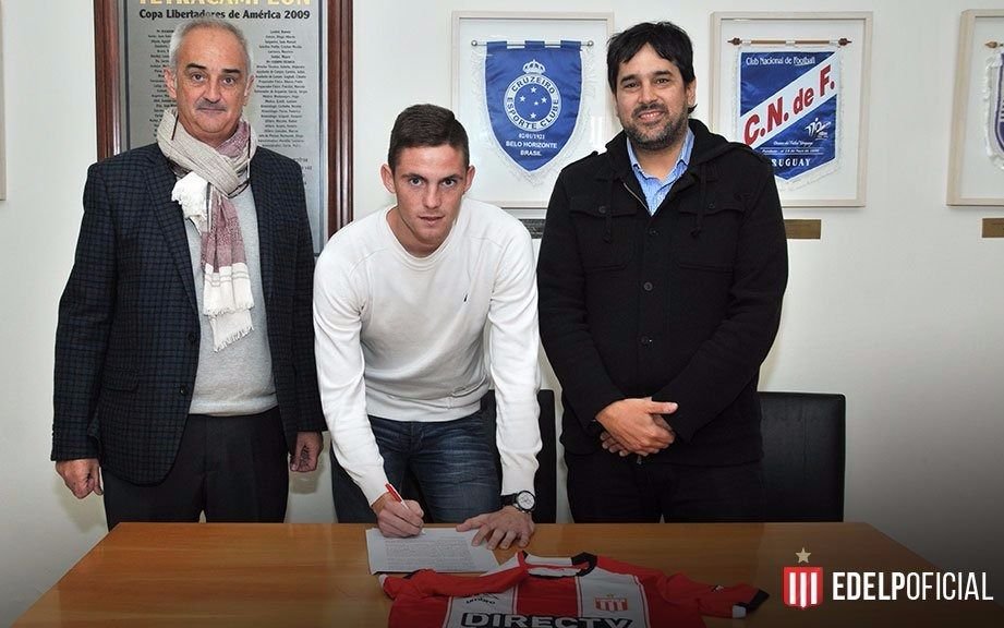 Estévez estampó la firma por 3 años