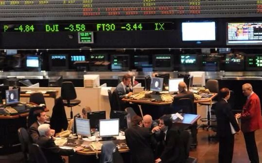 El Merval batió otro récord al superar por primera vez los 24.000 puntos