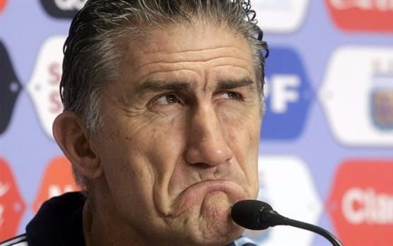 Otro argentino que la pasa mal en Eliminatorias: Bauza afuera