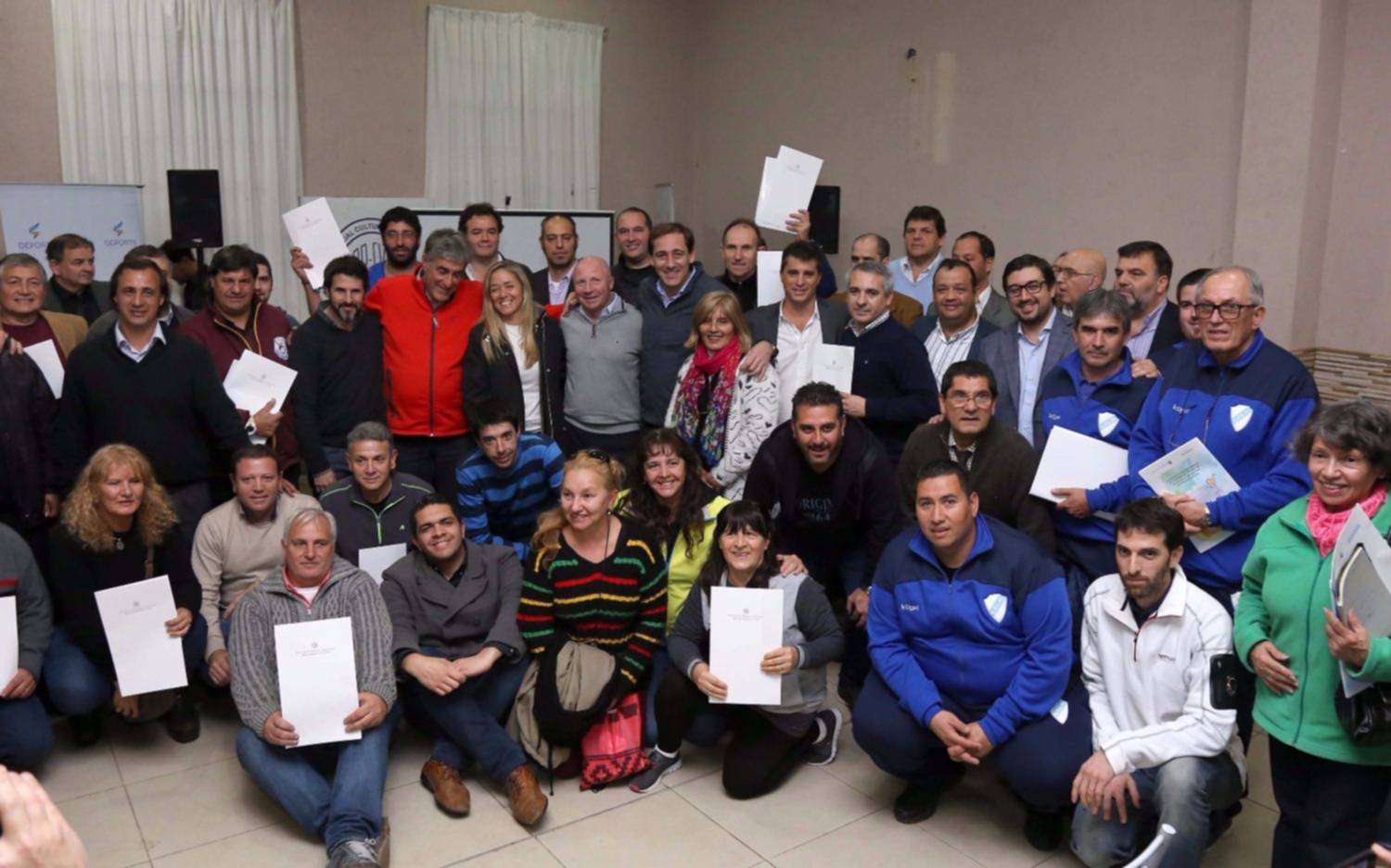 El Municipio entregó subsidios a 24 nuevos clubes platenses      